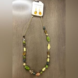 NWT Croft & Barrow Gold Leaf Green & Amber Beaded Necklace & Earring Set